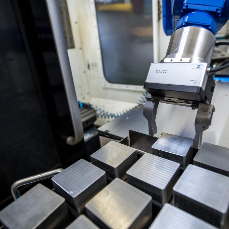 Robo Module do załadunku i rozładunku maszyny